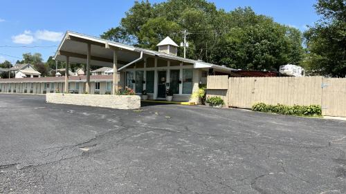 Avoca Hotel | Capri Motel