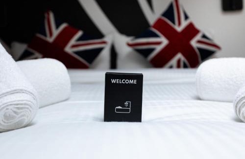 Mareil-Marly Villa | Capsule Villa Fun Jacuzzi cinéma Foot Poker Console