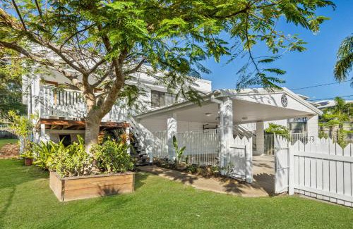 Rainbow Beach Apartment | Captain Carlo One