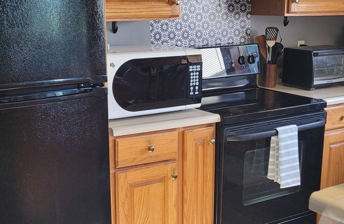 Illinois City House | Captain's Cove is a county getaway with private ponds for all of life's moments!