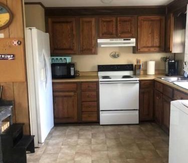 Avon House | Captain's Quarters