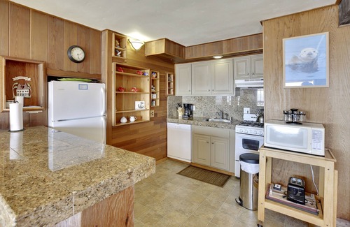 La Selva Beach House | Captain’s Cove – Ocean Views, Hot Tub & Private Beach Access