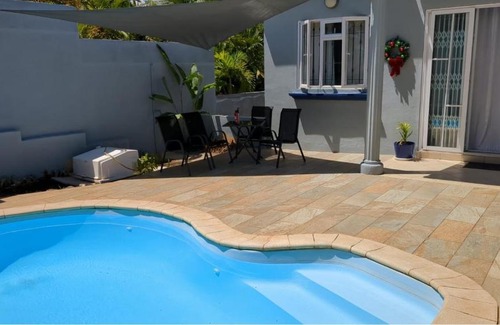 Flic-en-Flac Apartment | Captains Quarters Poolside Villa