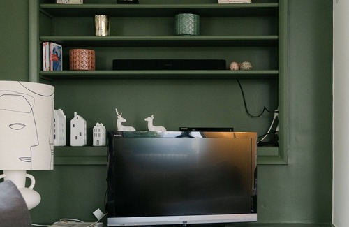 Tassin-la-Demi-Lune Villa | Caractère - Character house with pool and garden