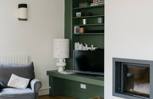 Tassin-la-Demi-Lune Villa | Caractère - Character house with pool and garden