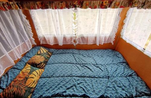 Sauvessanges Other | Caravane Vintage insolite avec jacuzzi au calme