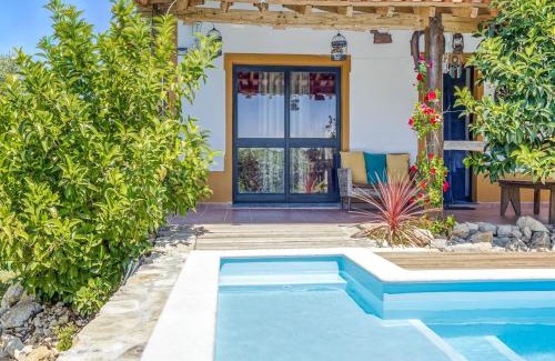 Camparca House | Carcavelos Villa with Pool