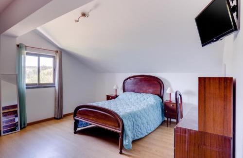 Camparca House | Carcavelos Villa with Pool