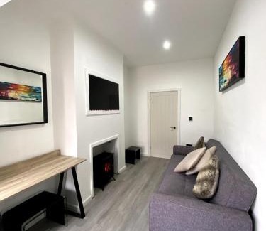 Plasnewydd Apartment | Cardiff City Studio Sleeps 4