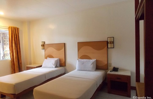 Bacolod Hotel | Caribbean Waterpark and Resotel