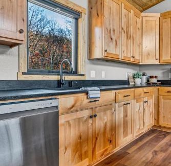 Fayetteville House | Caribou Cabin at Thunder Bluff