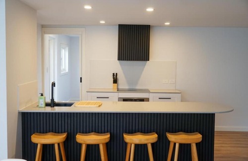 Newstead House | Carinya Charming Newstead home