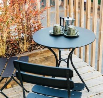 Saint Paul's Apartment | Carmen Eco-Pod/Treehouse, Close to Cabot Circus
