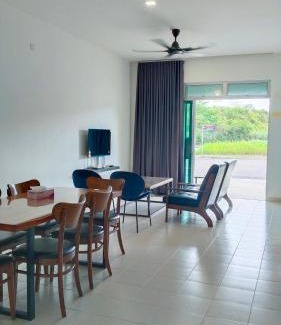 Kota Tinggi House | Carnation Homestay Kota Tinggi
