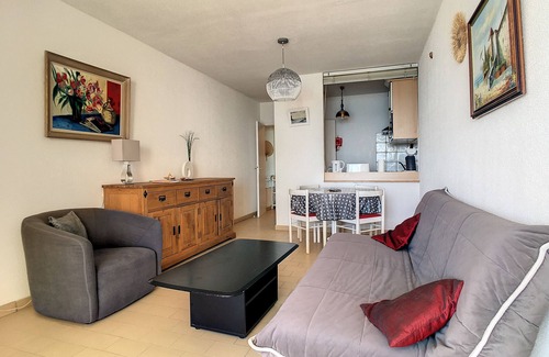 Carnon-Plage Apartment | Carnon F2 Seafront with Private Garage