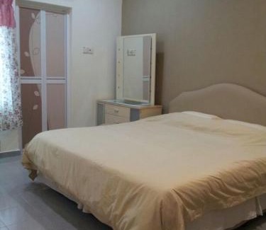 Tanjong Bidara House | Carols Guesthouse near Jonker and Satay Celup