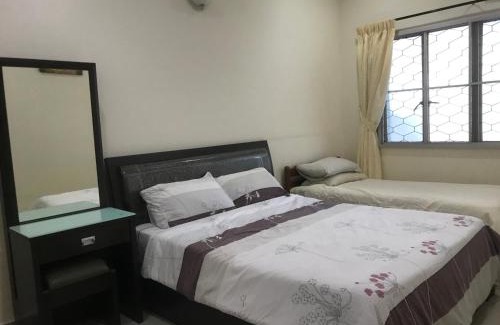 Tanjong Bidara House | Carols Guesthouse near Jonker and Satay Celup