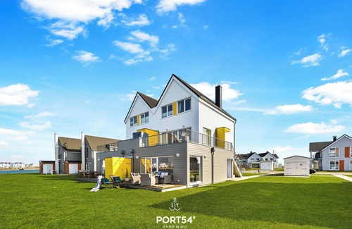 Olpenitz Apartment | Carpe Diem - directly on the water, terrace, bathtub, infrared sauna, washing machine