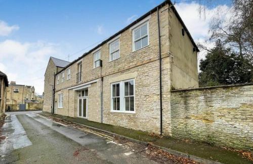 Cirencester Apartment | Carpenters Building