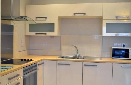 Cortober Hotel | Carrick Plaza Suites & Apartments