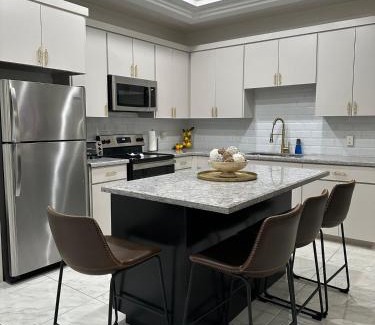 San Juan Apartment | Carroll Estates 3 Bedroom Apartment Retreat