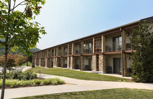 Fairfield Apartment | Carroll Valley Stay | Golf View Double Room