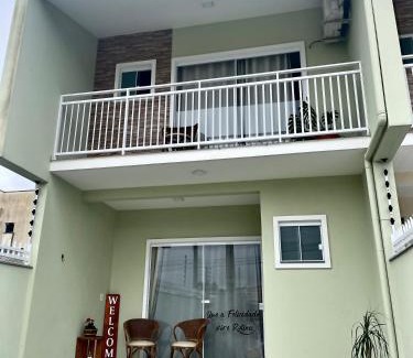 Itacolomi House | Casa 02 SUÍTES, 15km Beto Carrero e 700m da PRAIA - Estacionamento - Area de LAZER privativa com Churrasqueira - Wi-Fi e Cozinha COMPLETA