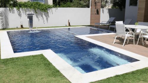 Parafuso House | Casa 6 Suítes a 80 Metros da Praia em Guarajuba