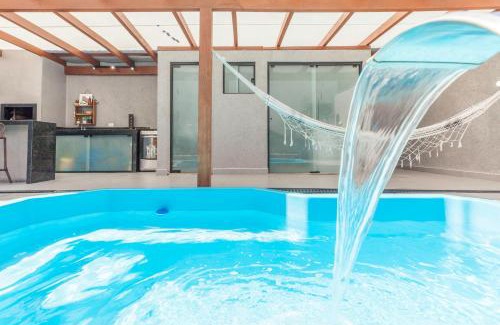 Matinhos House | Casa a 700m da Praia com Piscina Aquecida e Churrasqueira