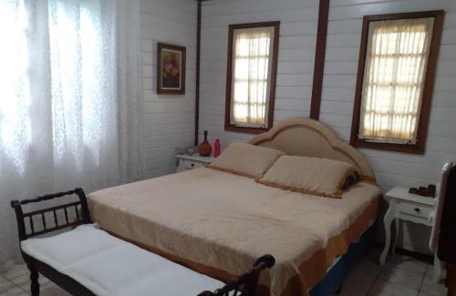 Ribeirao da Ilha House | Casa Agradável, 50m da Praia Freguesia do Ribeirão da Ilha