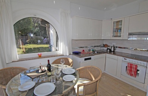 Ronco sopra Ascona House | Casa ai Monti: Spacious Detached Holiday Home with Exceptional Mountain and Lake