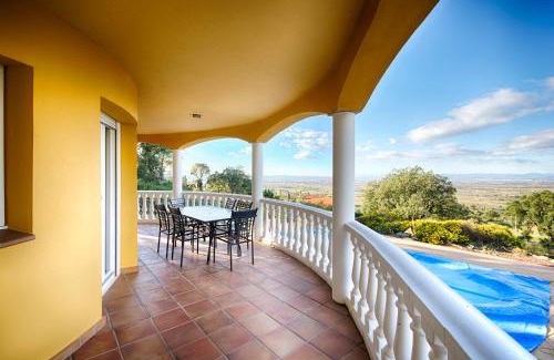 Palau-Saverdera Villa | Casa Albera - with pool and fantastic views