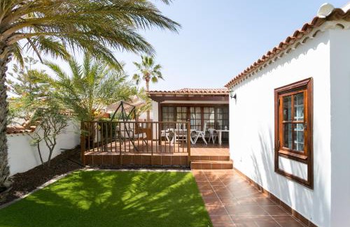 Complejo turistico Amarilla Golf Villa | CASA ALI unique family holiday home with pool