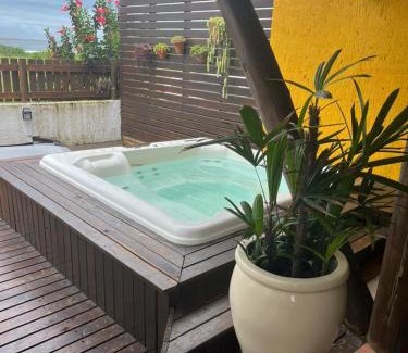 Vila Alvorada House | Casa amarela do porto