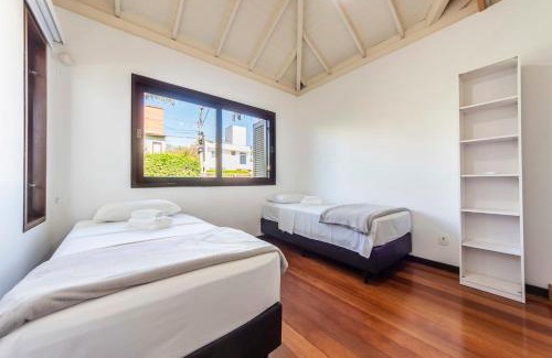 Campeche Central House | Casa ampla c/jardim e churrasqueira BK3156