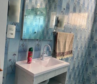 Primeiro de Maio House | Casa ampla com área externa e estacionamento