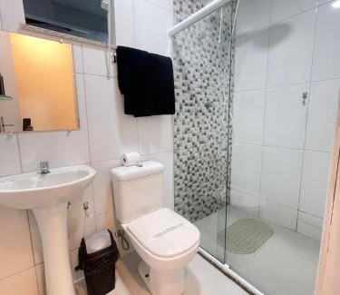 Mangabeira House | Casa Ampla e Climatizada - Smart TV e Pet Friendly