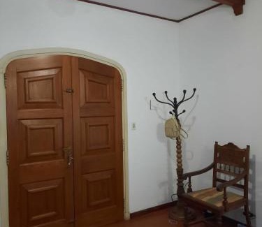 La Plata House | Casa amplia para 5 personas y cochera, a pasos del centro