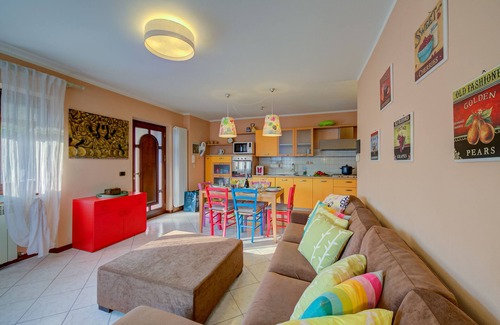 Vesio Apartment | Casa Angiolina Lake & Mountain View, Tremosine, Italy