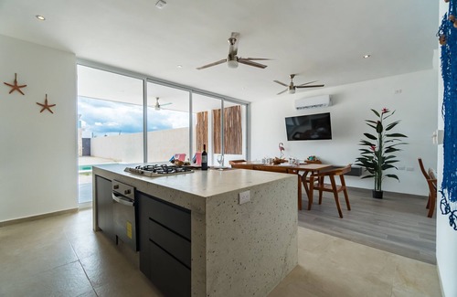Chicxulub Puerto House | Casa Arena Mía by Casago