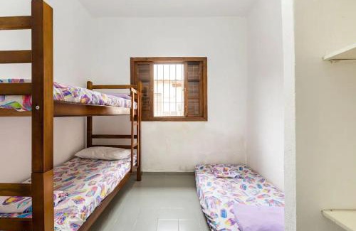 Itanhaem House | Casa até 13 pessoas, Praia de Gaivotas, Itanhaém, piscina,300MB WiFi, churrasqueira