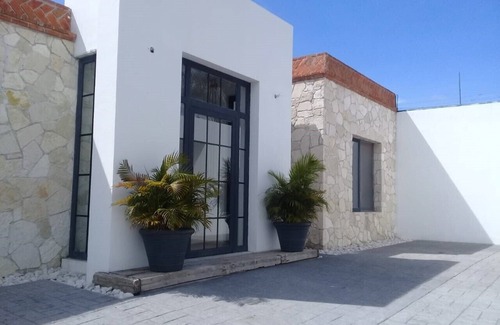 Puebla House | Casa ayuda en cocina habitaciones 22 personas alberca sala de juegos terrazas.