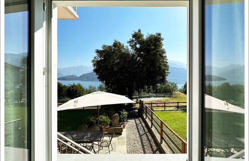 Vignola House | "Casa Azalea" - Lake Como view - garden and private parking - free WiFi