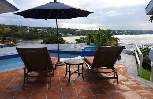 Tequesquitengo House | Casa Azul en la orilla del Lago Tequesquitengo