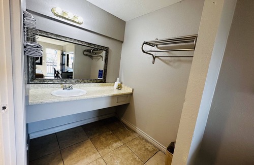 Cypress Hotel | Casa Blanca Express & Suites Cypress Buena Park - Anaheim Area