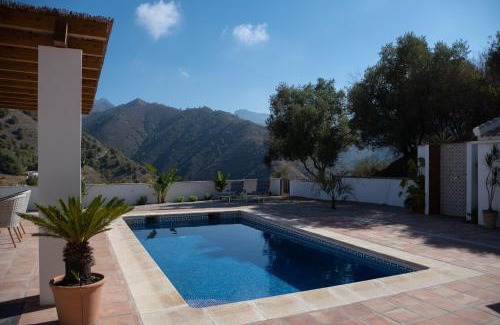 Competa Villa | Casa Calmante - Stunning 3-bedroom Villa with Private Pool
