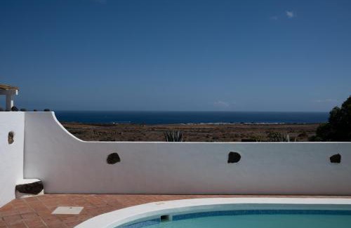 Yaiza Villa | Casa Camella