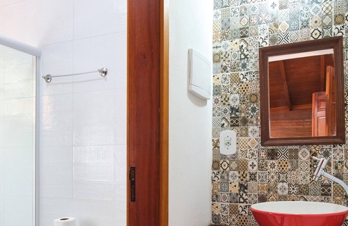 Jabaquara House | Casa Carvalho in Praia do Jabaquara, 300m from the beach, close to the Historic Center.
