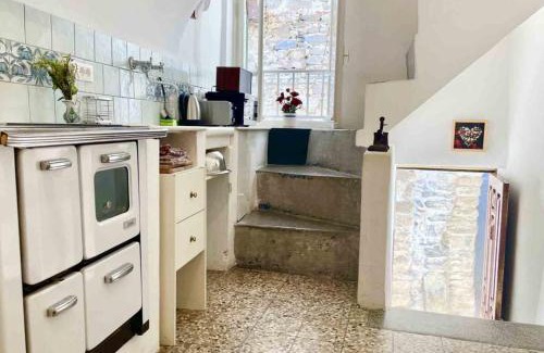 Isolabona House | Casa Celestine in Via Orsini Isolabona Liguria Italy Sleeps 5