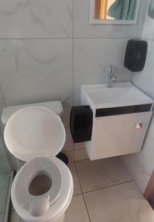 Praia da Armacao do Itapocoroi House | CASA CLIMATIZADA COM HIDROMASSAGEM PRÓXIMO BETO CARRERO E PRAIAS - Casa 1 DuMar Hospedagem